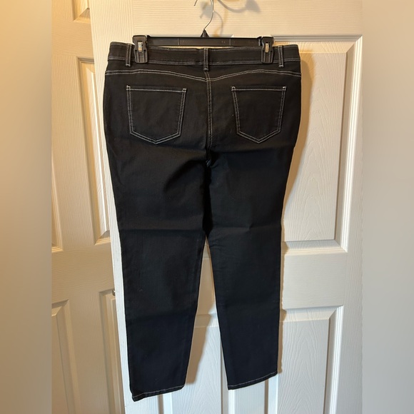 Allison Daley Plus Petite 18 W Black Ankle Cropped Jeans w/Embroidered Design - Picture 6 of 6